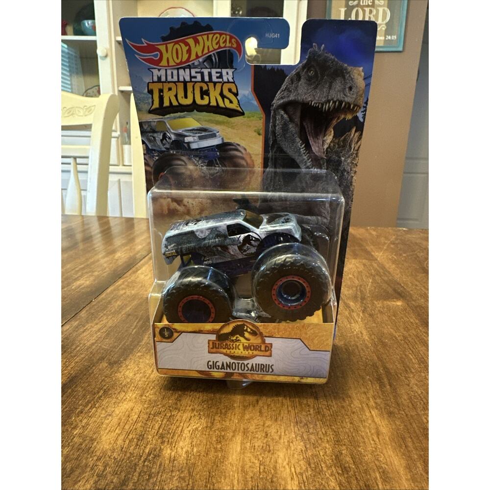 Hot Wheels Monster Trucks Giganotosaurus, Jurassic World Dominion